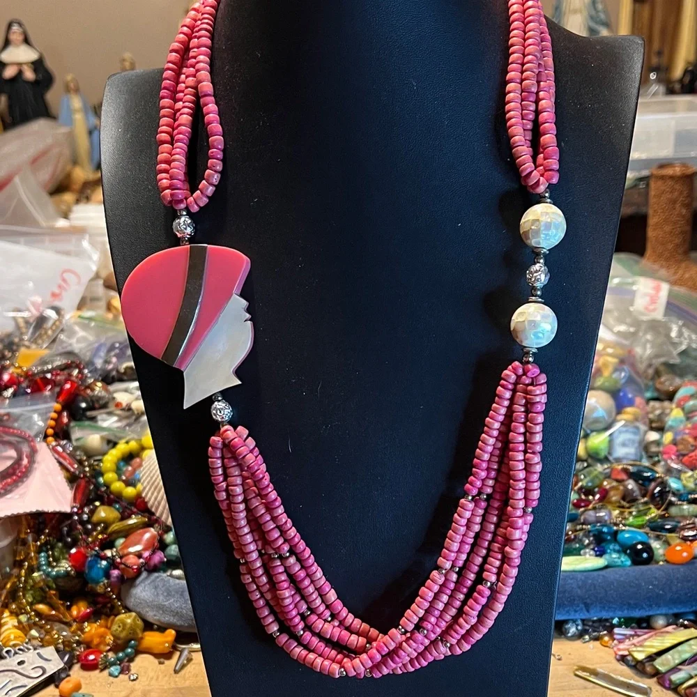 Pink Beaded Necklace with Artistic Pendant - Picture 1 of 7